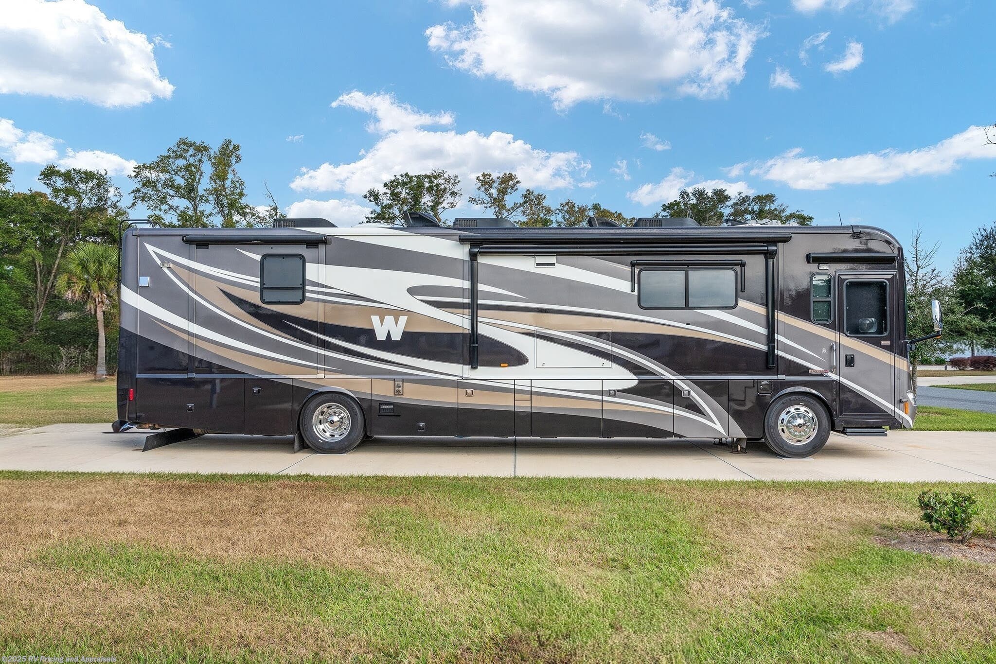 Used 2011 Winnebago Journey 40 U- LOCATED IN HOBE SOUND, FLORIDA, 33455 available in , Florida