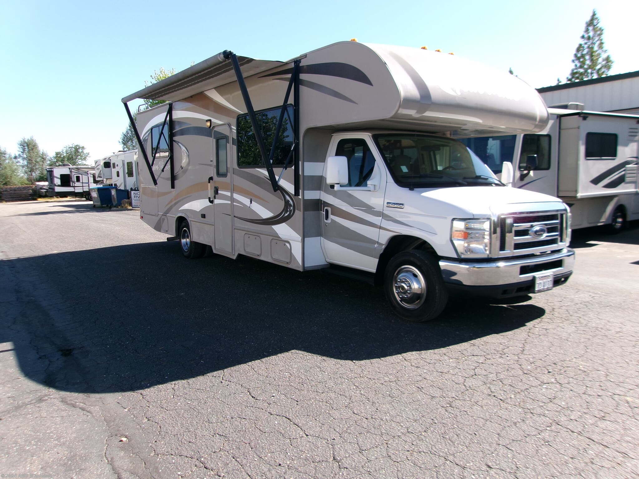 Used 2014 Thor Motor Coach Four Winds 28Z available in Placerville, California