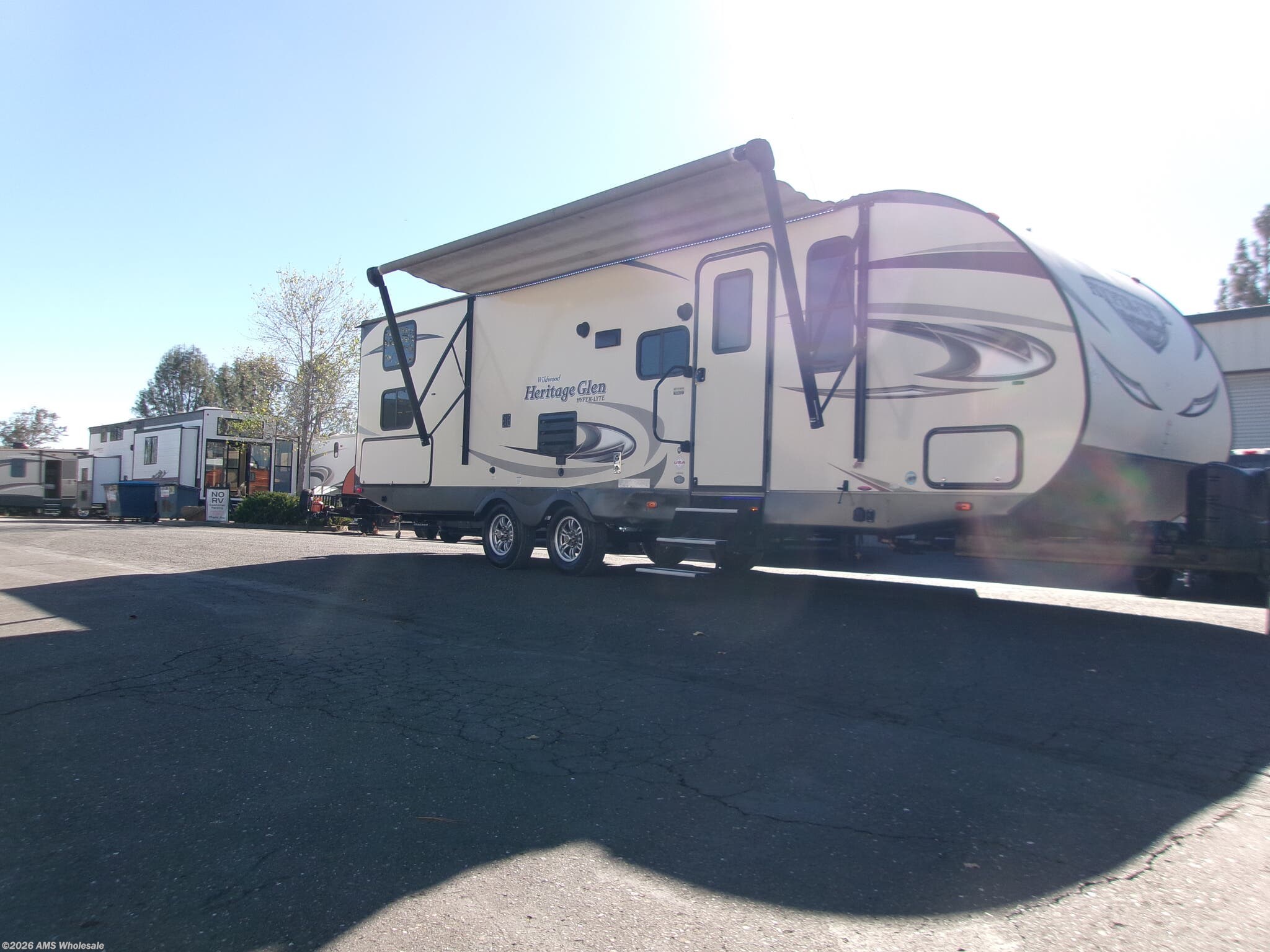 Used 2017 Forest River Wildwood Heritage Glen Hyper-Lyte 29BHHL available in Placerville, California