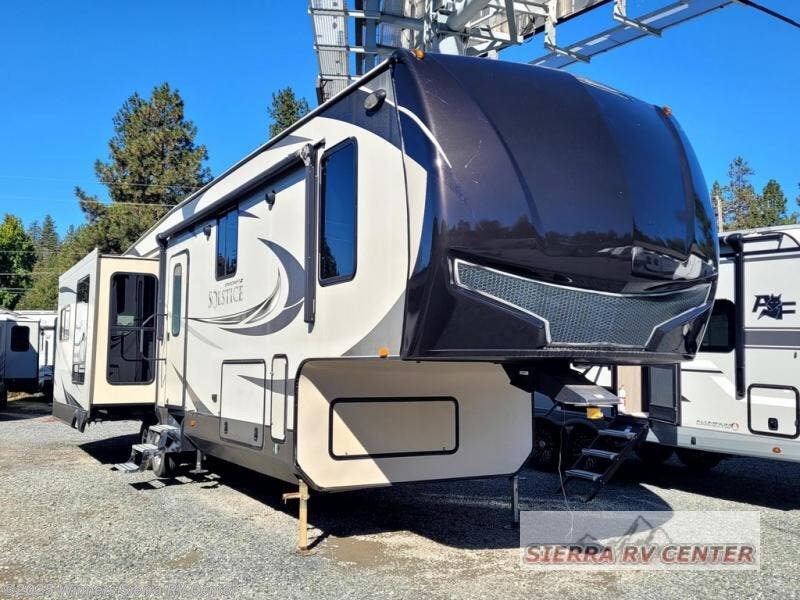 Used 2017 Starcraft Solstice 354RESA available in Colfax, California