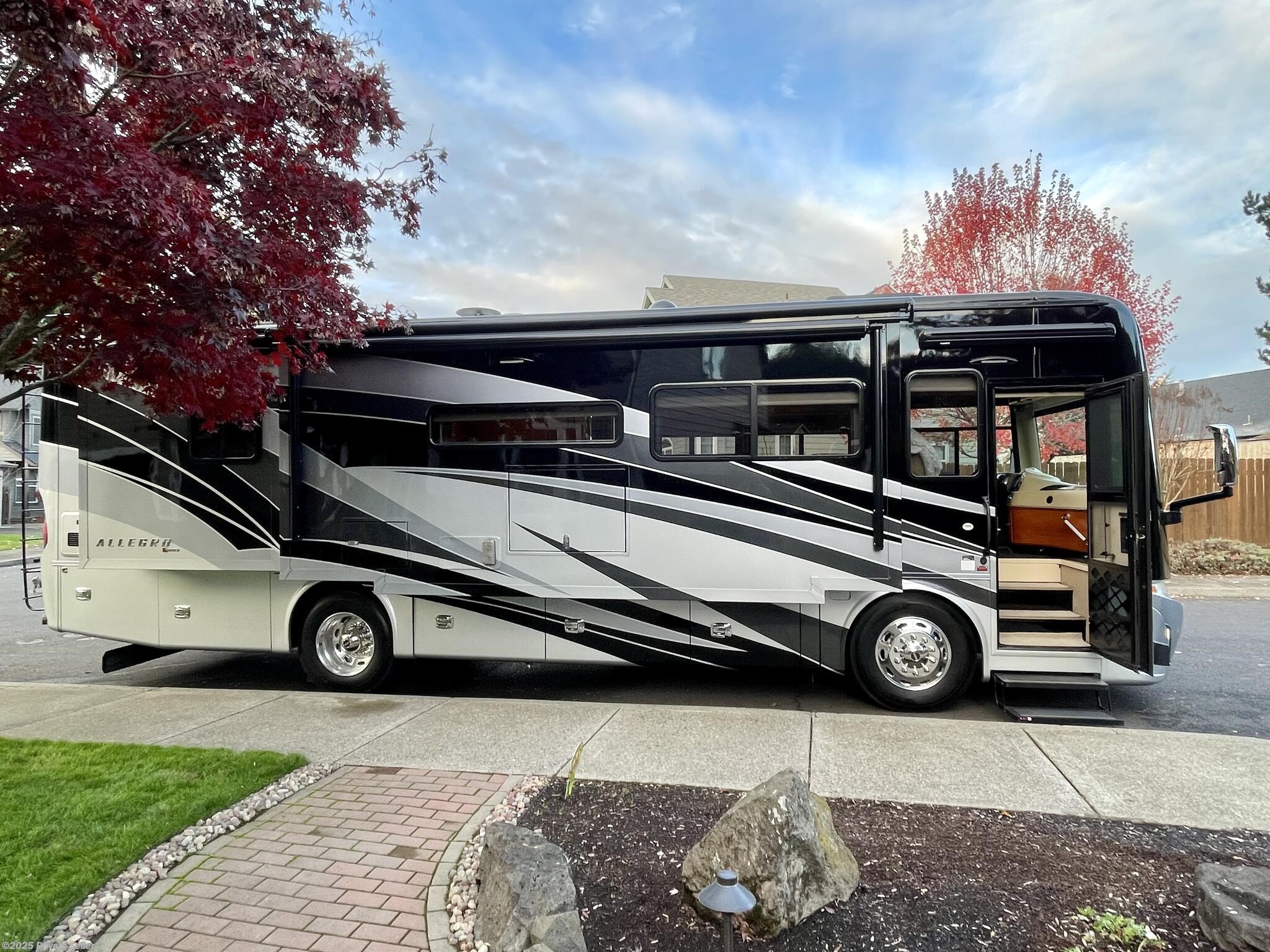Used 2020 Tiffin Allegro Red 33AA available in Milwaukie, Oregon