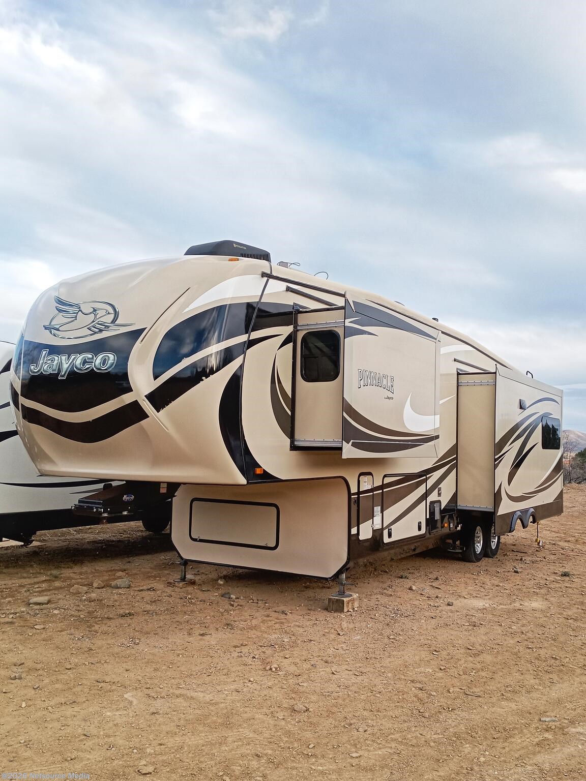 Used 2015 Jayco Pinnacle 31RETS available in Presccott, Arizona