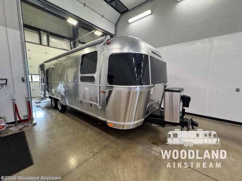 Used 2023 Airstream Flying Cloud 27FB Twin available in Lebanon, Indiana