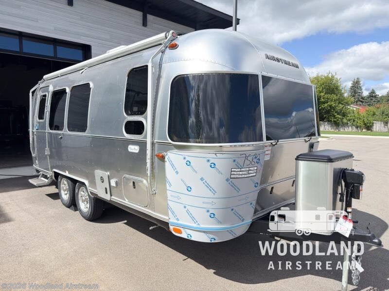New 2026 Airstream Flying Cloud 23FB Twin available in Clarkston, Michigan