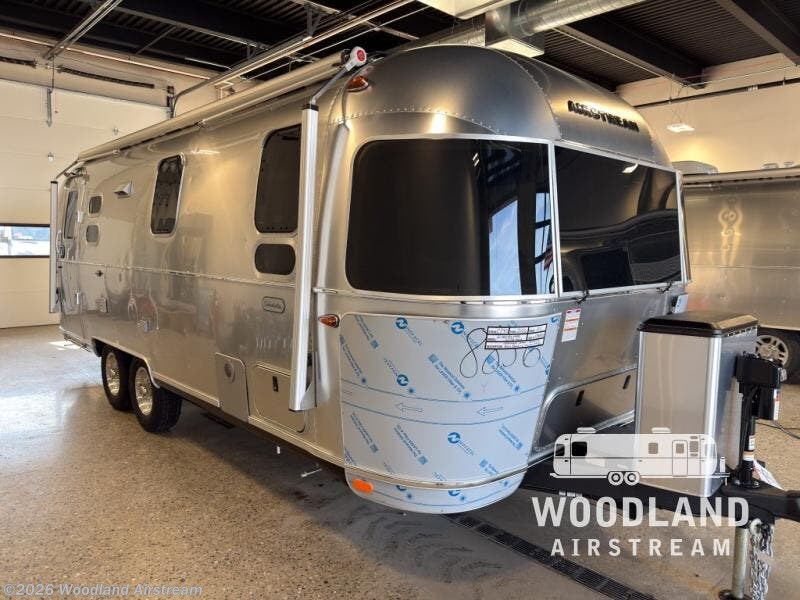 New 2026 Airstream Globetrotter 25FB Twin available in Clarkston, Michigan