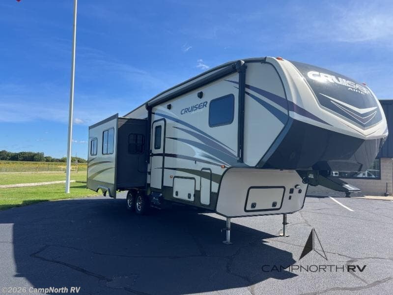 Used 2017 CrossRoads Cruiser Aire CR29SI available in Schoolcraft, Michigan