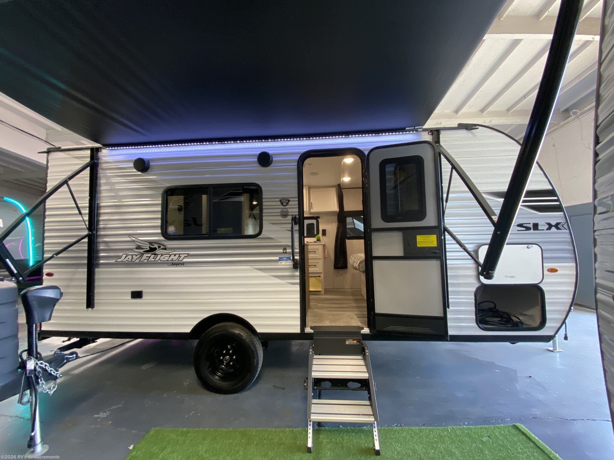 New 2026 Jayco Jay Flight SLX 175FQW available in Elk Grove, California