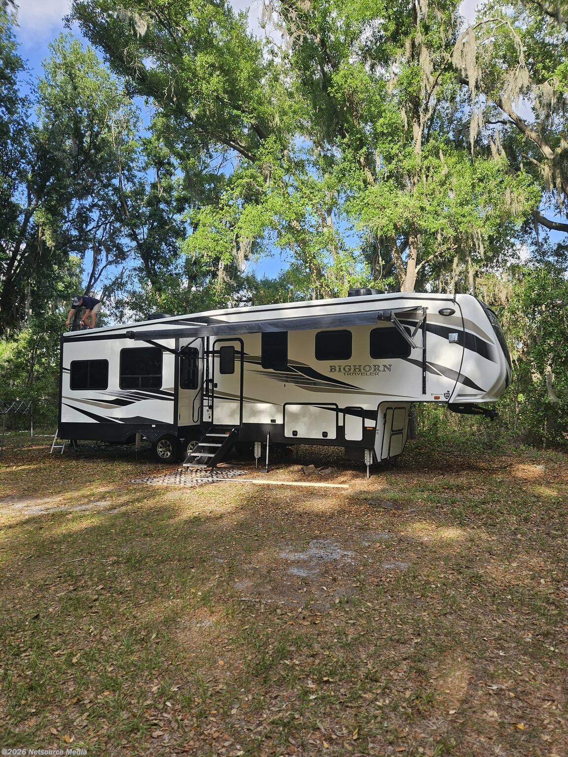 Used 2022 Heartland Bighorn Farmhouse finish, Full size fridge, Rear bedroom available in Dover, Florida