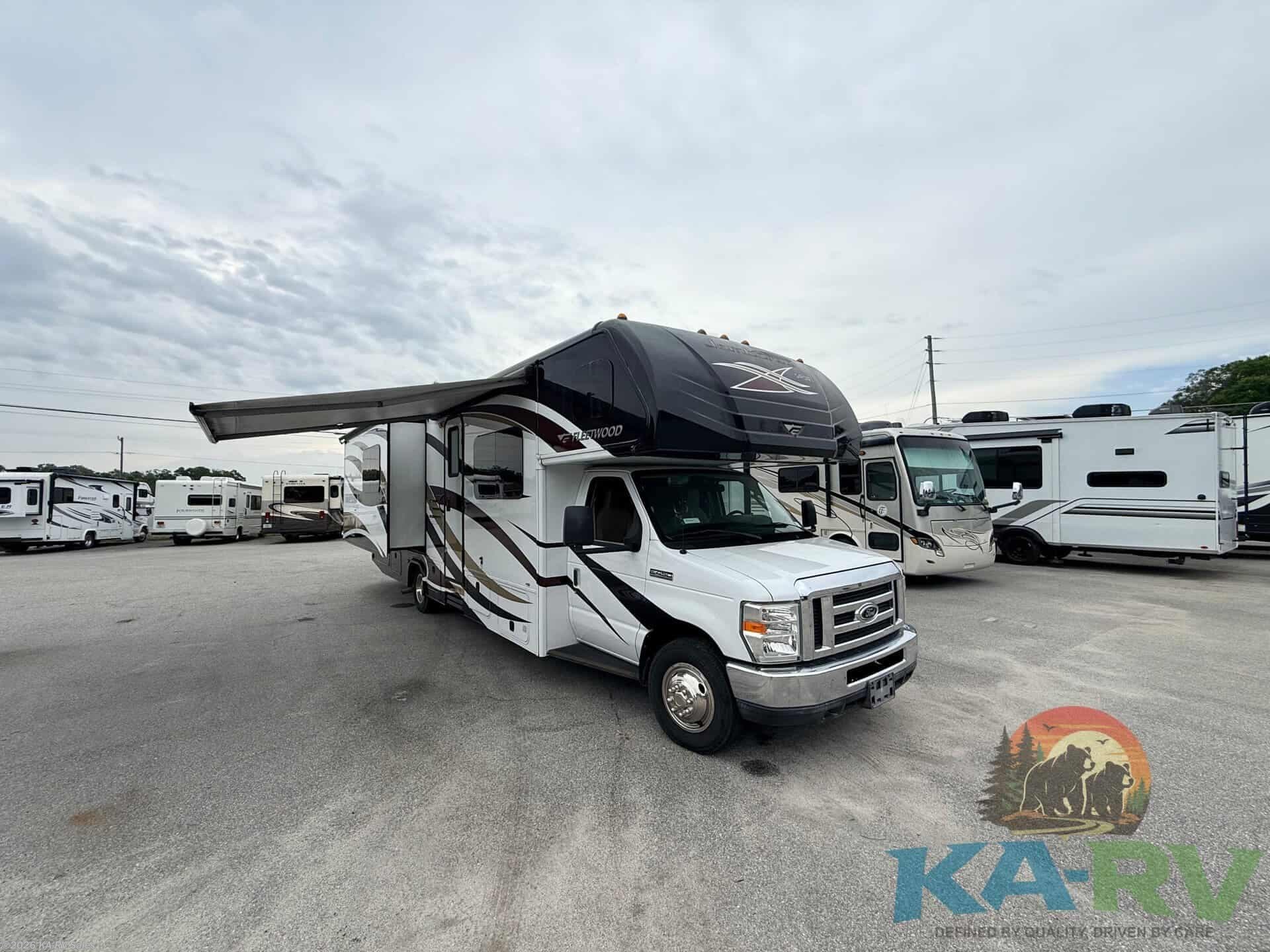 Used 2015  Fleetwood  31D by Fleetwood from KA-RV Sales in Fruitland Park, FL