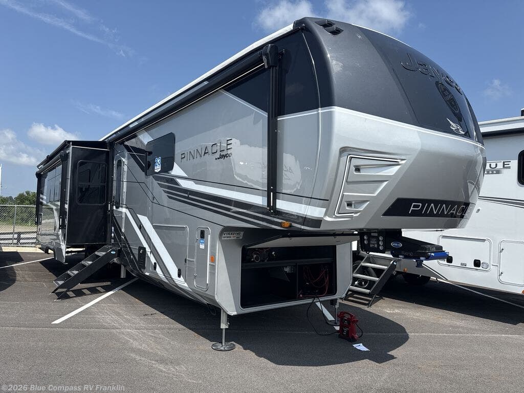 New 2027 Jayco Pinnacle 38FBRK available in Franklin, Kentucky