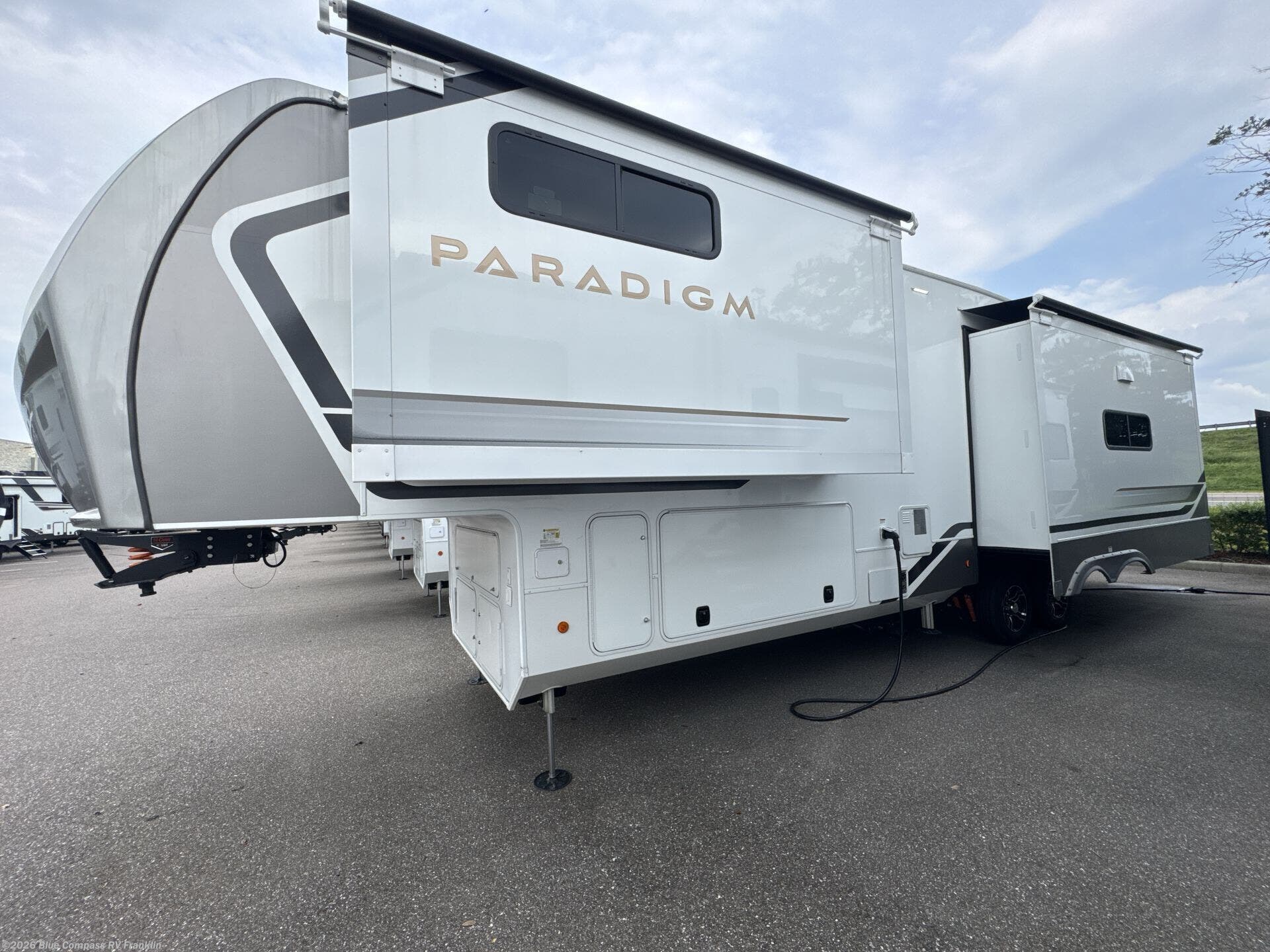 New 2026  Alliance RV Paradigm 340RL by Alliance RV from Blue Compass RV Franklin in Franklin, KY