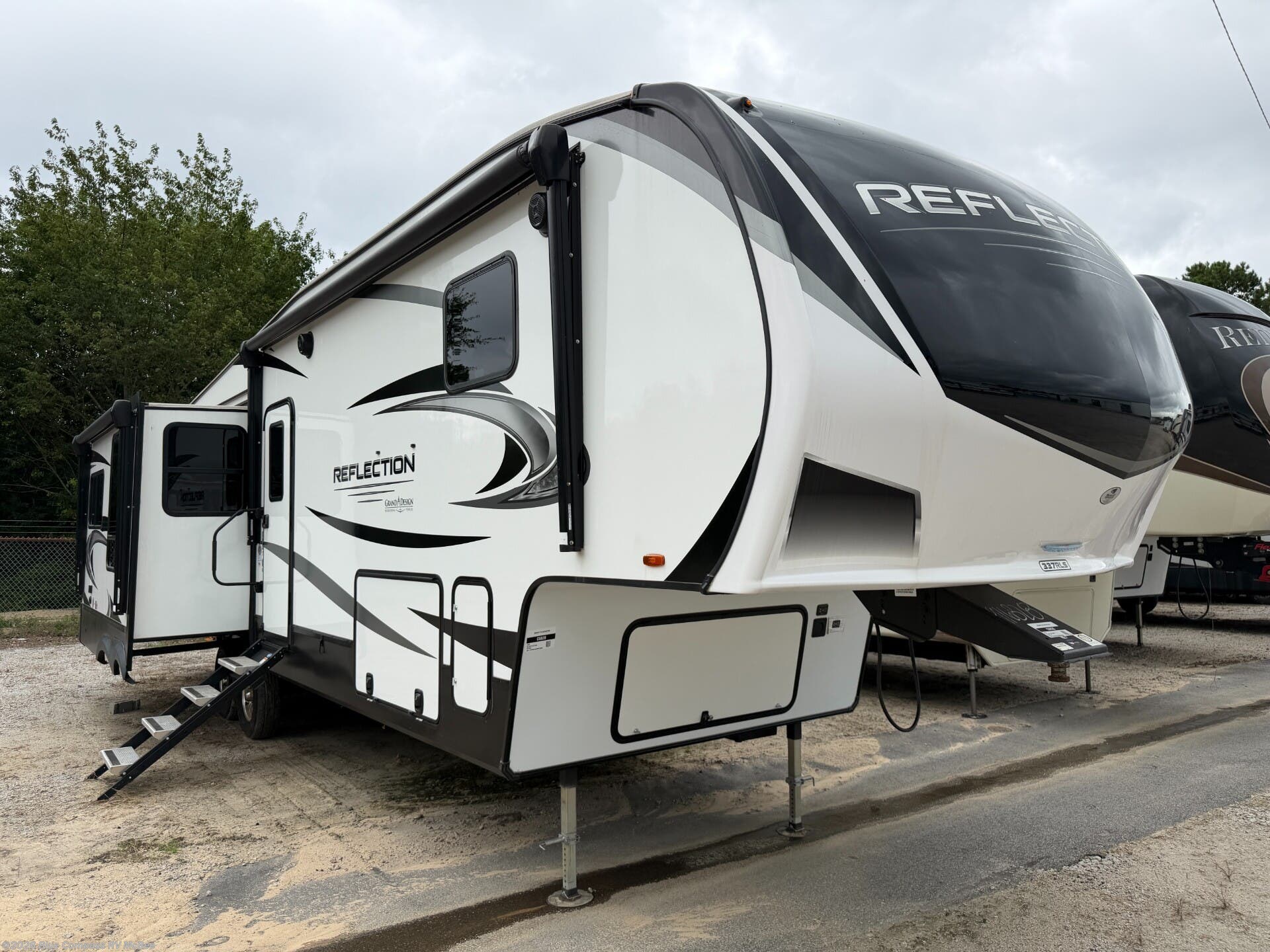Used 2022 Grand Design Reflection 337RLS available in Mcbee, South Carolina