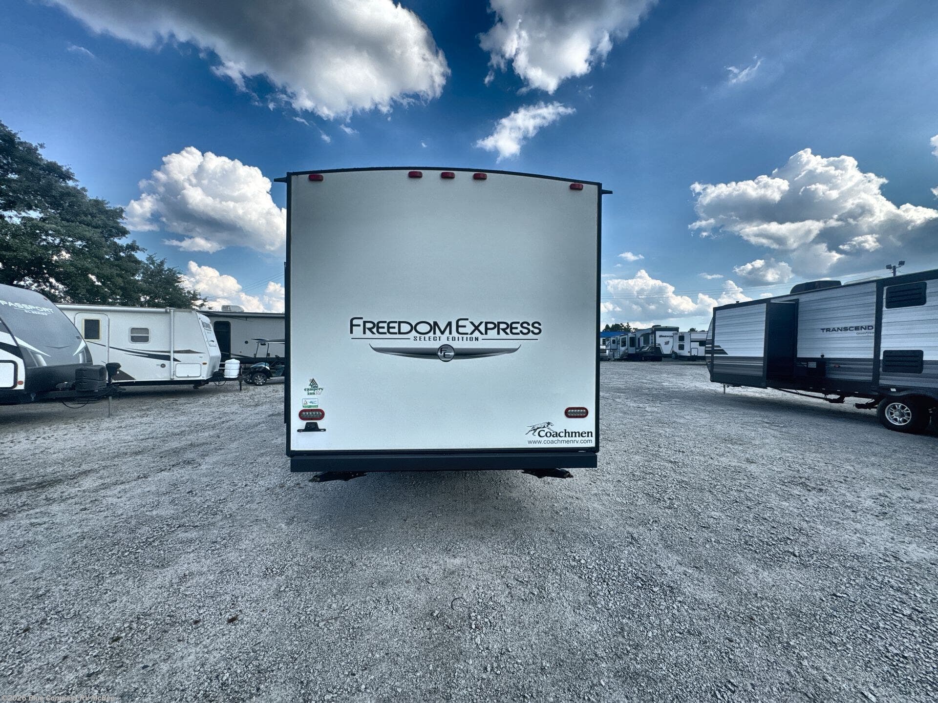 Used 2018  Coachmen Freedom Express 29SE by Coachmen from Blue Compass RV McBee in Mcbee, SC
