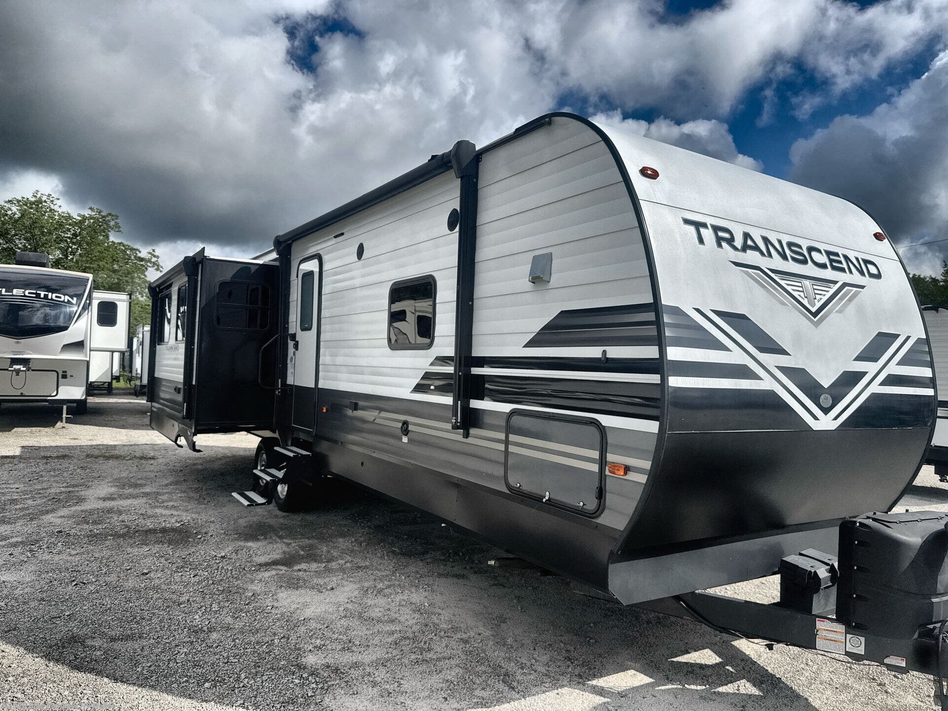 Used 2021 Grand Design Transcend Xplor 31RLK available in Mcbee, South Carolina