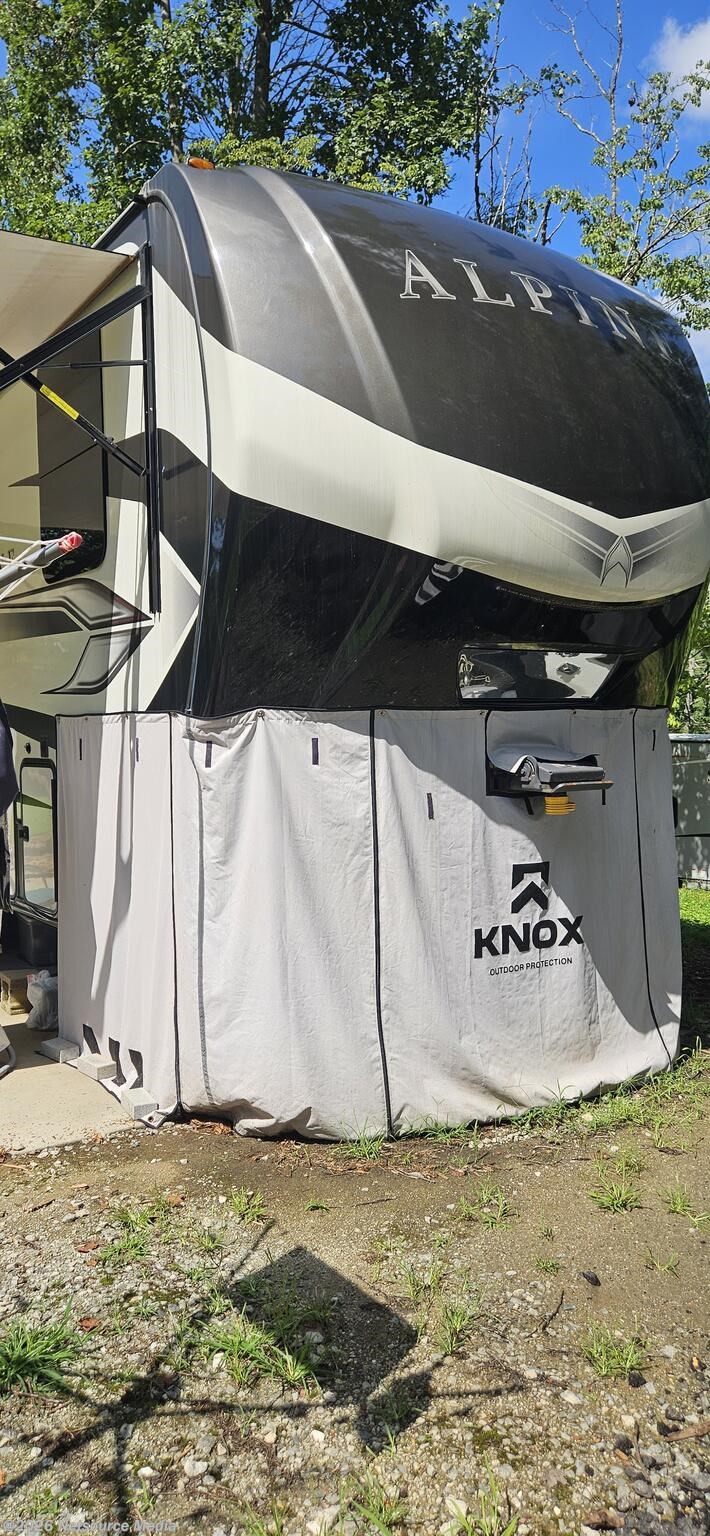 Used 2022 Keystone Alpine 3220RL available in Sunset, South Carolina