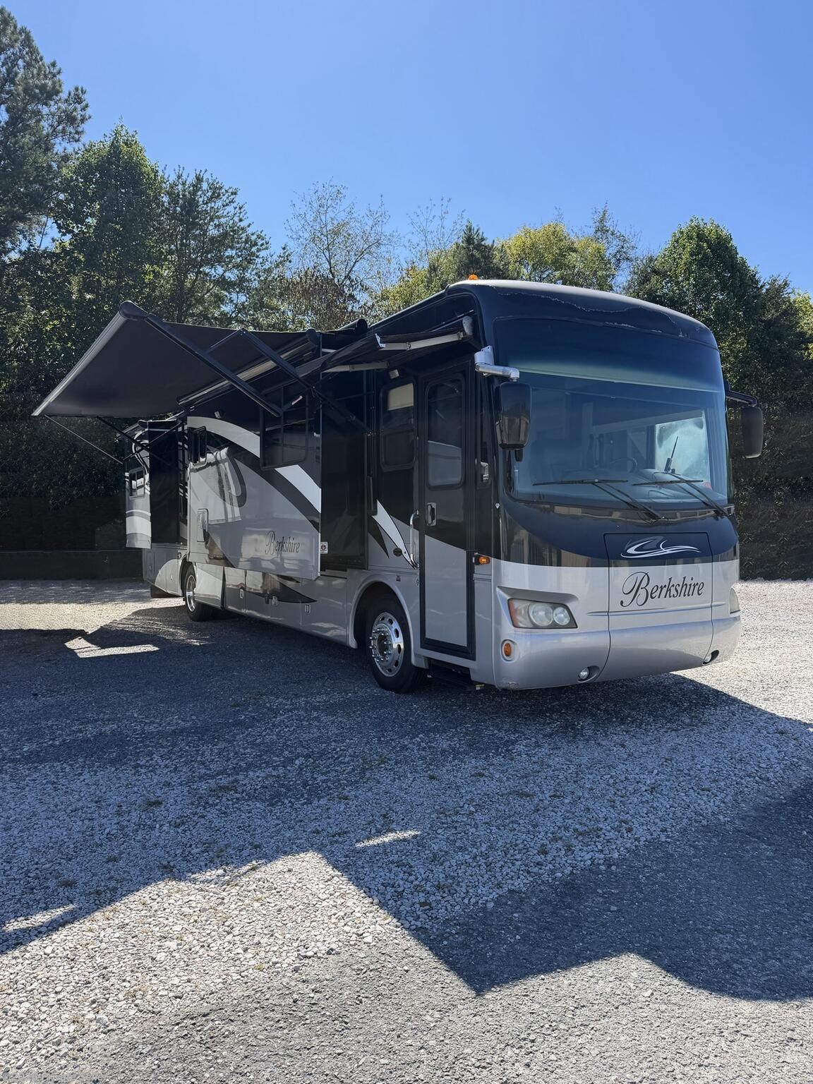 Used 2010  Forest River Berkshire 390QS by Forest River from For Sale By Owner in Knoxville, TN