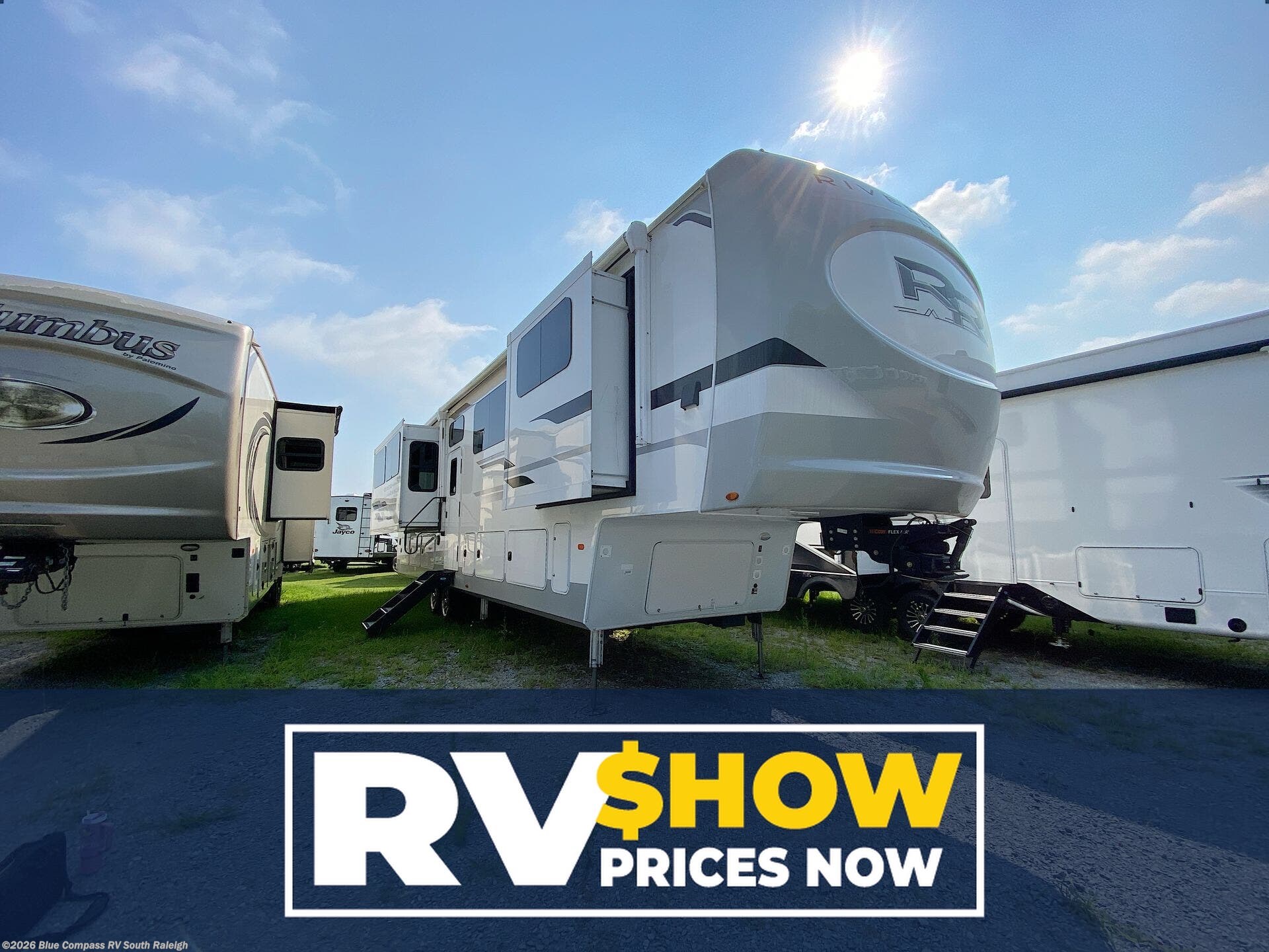 Used 2022 Palomino River Ranch Salem Hemisphere Hyper-Lyte 392mb available in Benson, North Carolina