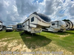 Used 2023 Forest River Rockwood Signature 2891bh Ultra Lite available in Benson, North Carolina