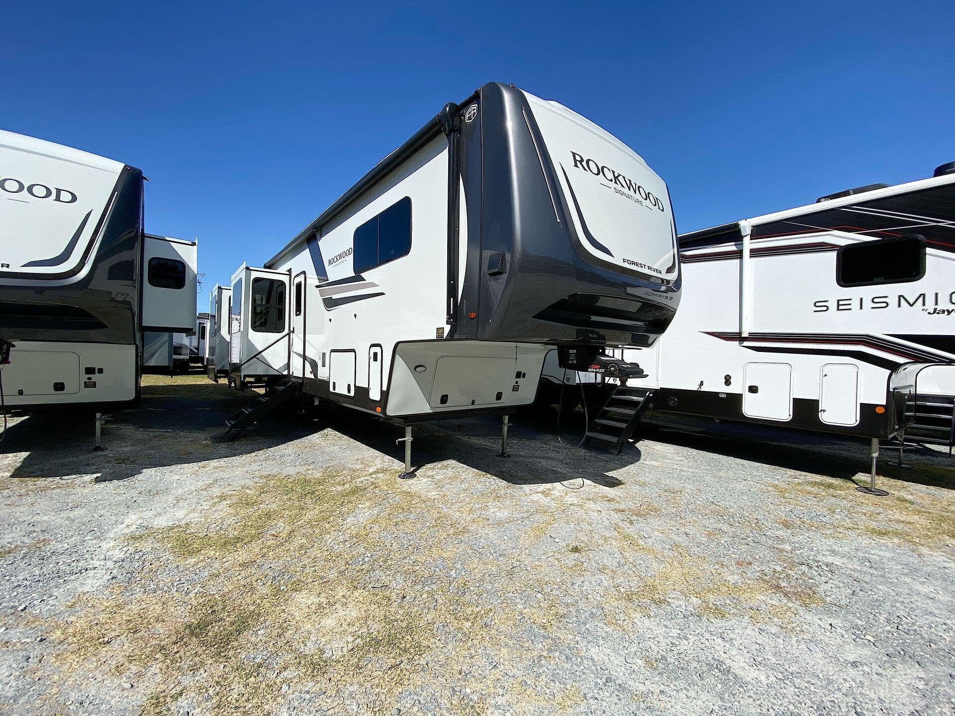 New 2026 Forest River Rockwood Signature 404SRK available in Benson, North Carolina