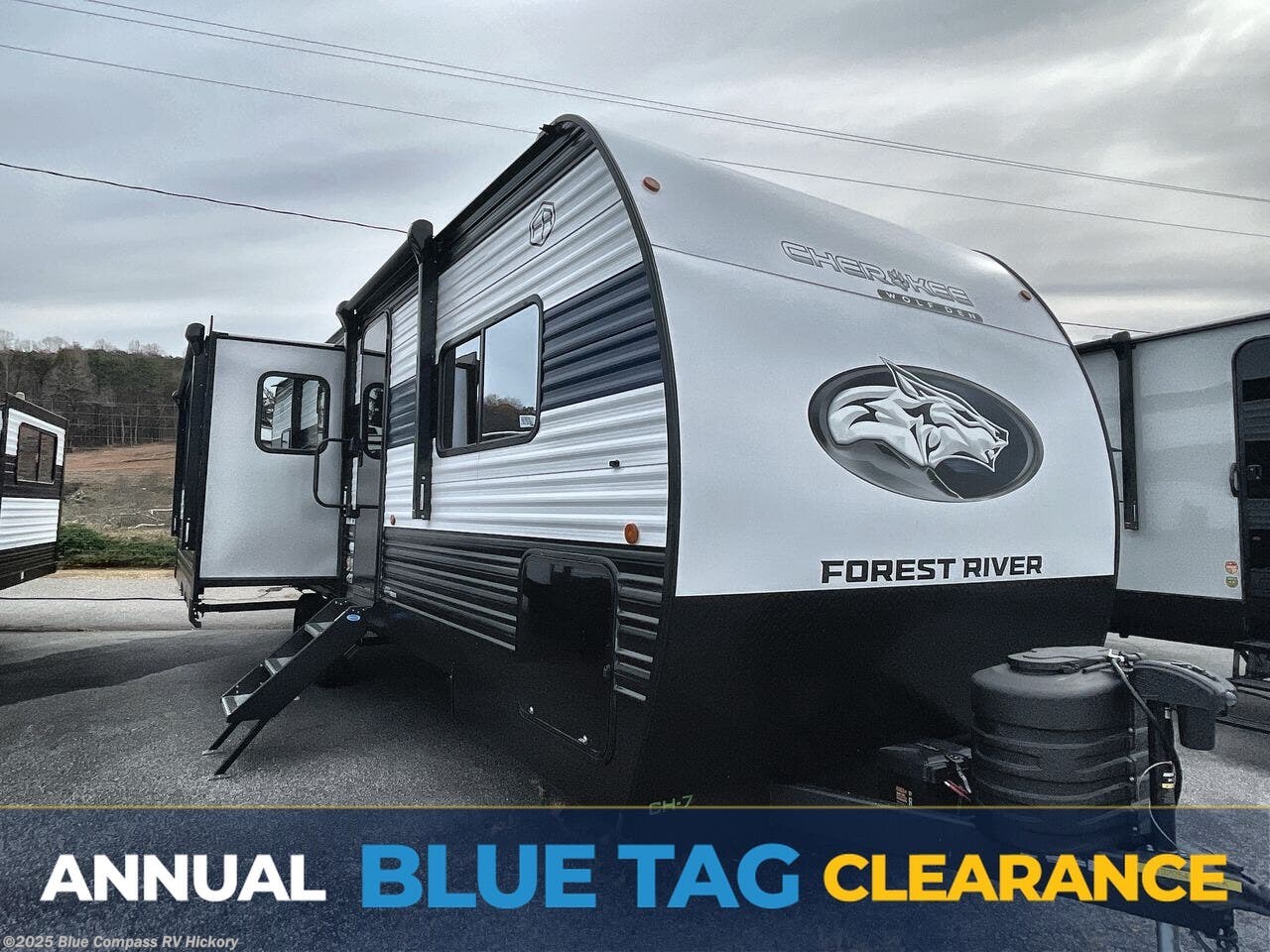 New 2026 Forest River Cherokee Wolf Den 273XLK available in Claremont, North Carolina