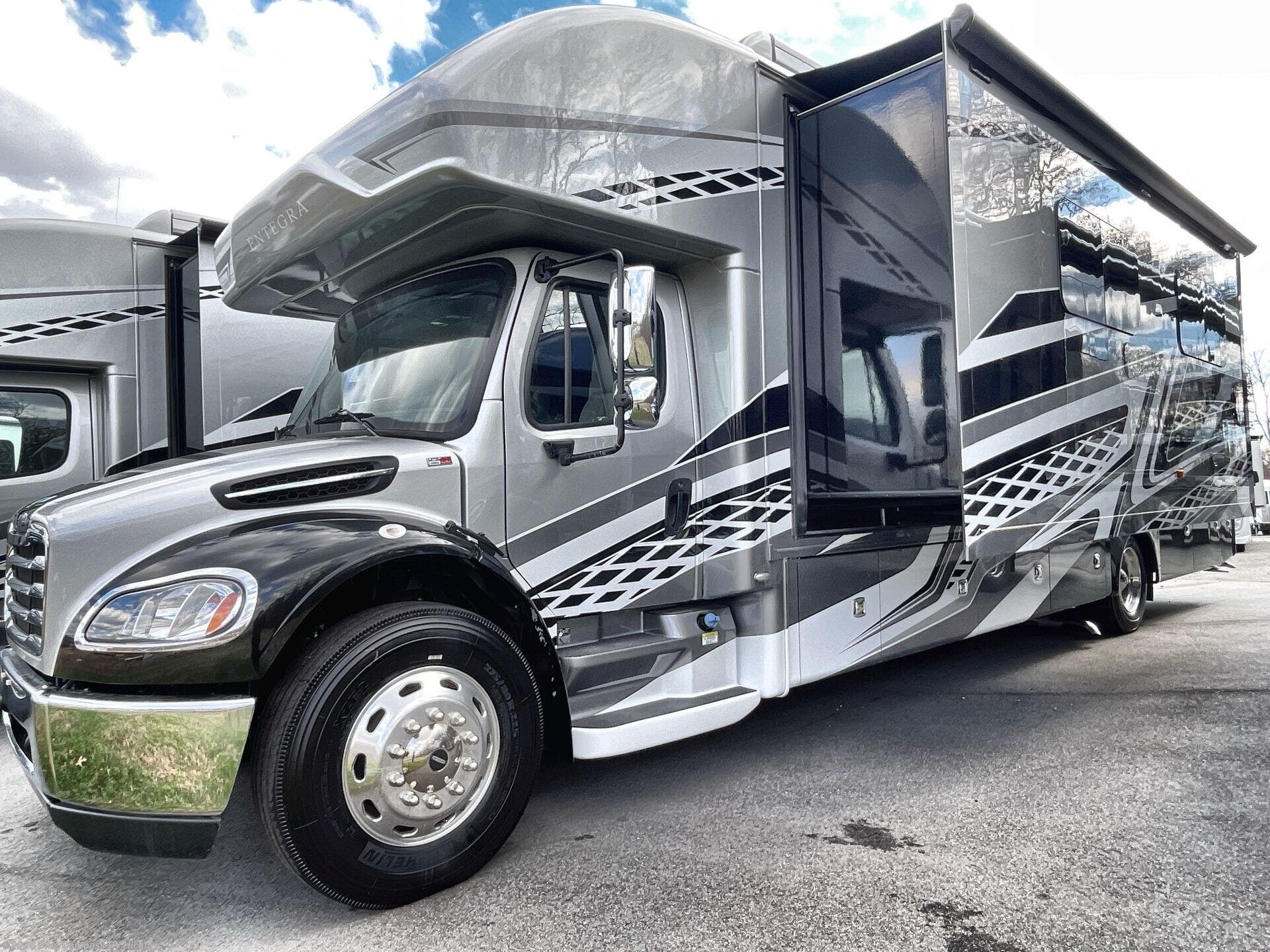 New 2026 Entegra Coach Accolade XL 37K available in Claremont, North Carolina