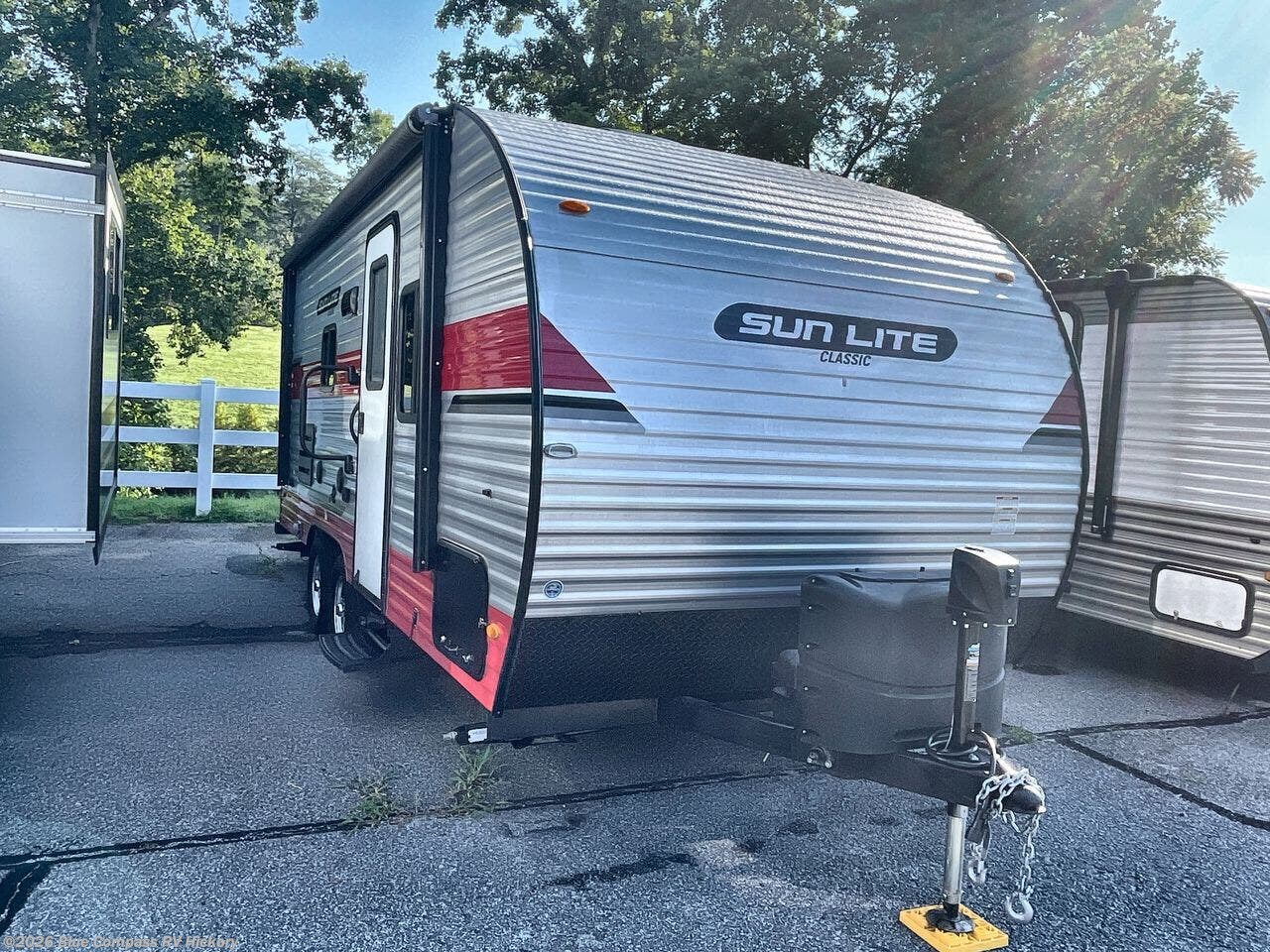 Used 2020 Sunset Park RV  Sun-Lite 21WQBS available in Claremont, North Carolina