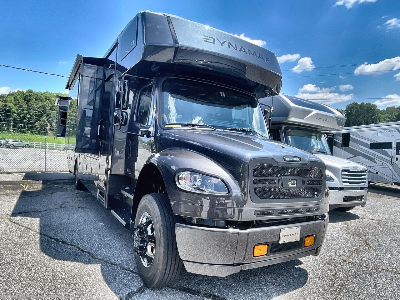 New 2027 Dynamax Corp DX3 37TS available in Claremont, North Carolina