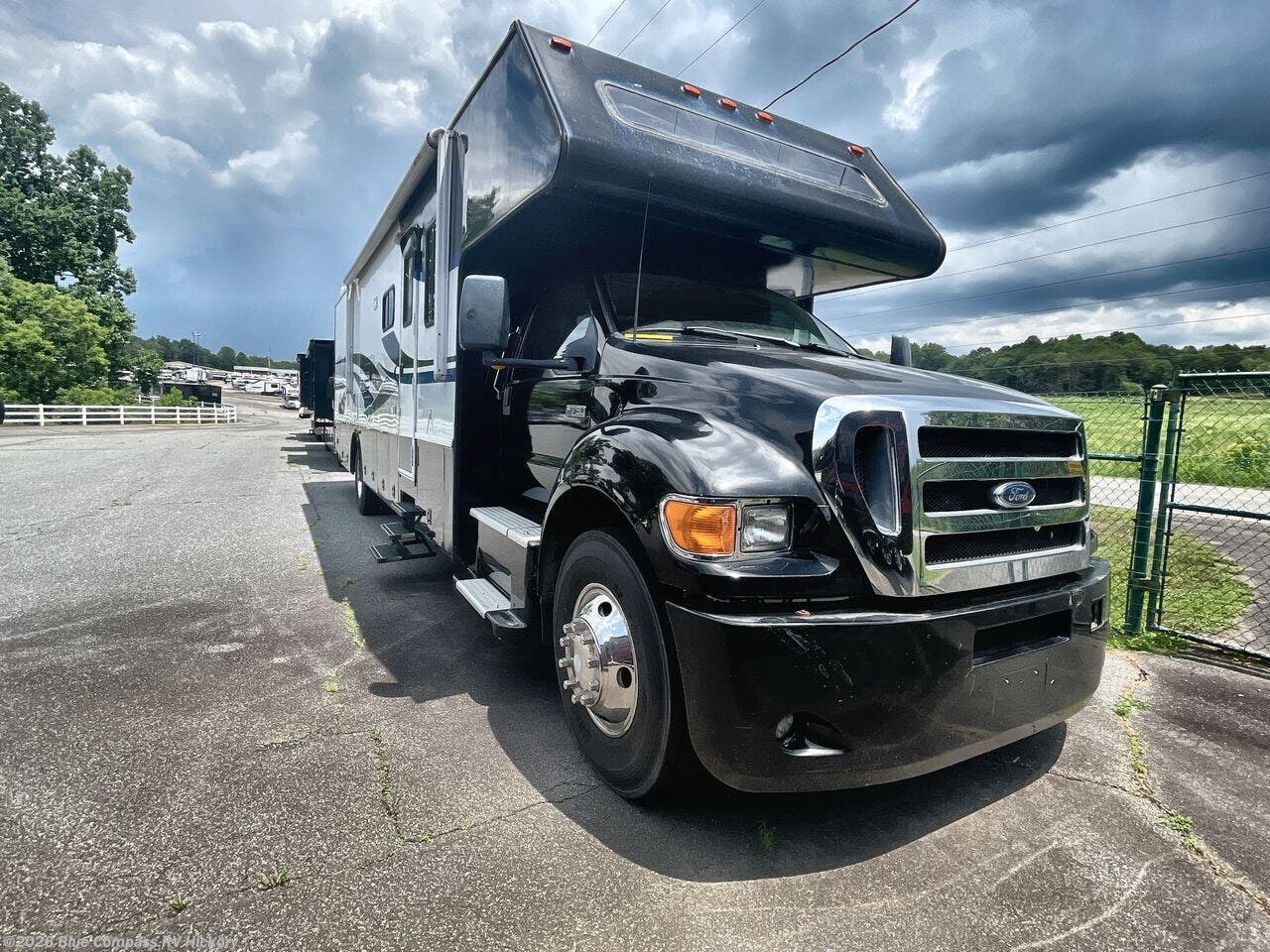 Used 2006 Thor Motor Coach Four Winds Super C 39C available in Claremont, North Carolina