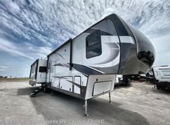New 2022 Dutchmen Yukon 399ML available in Corpus Christi, Texas