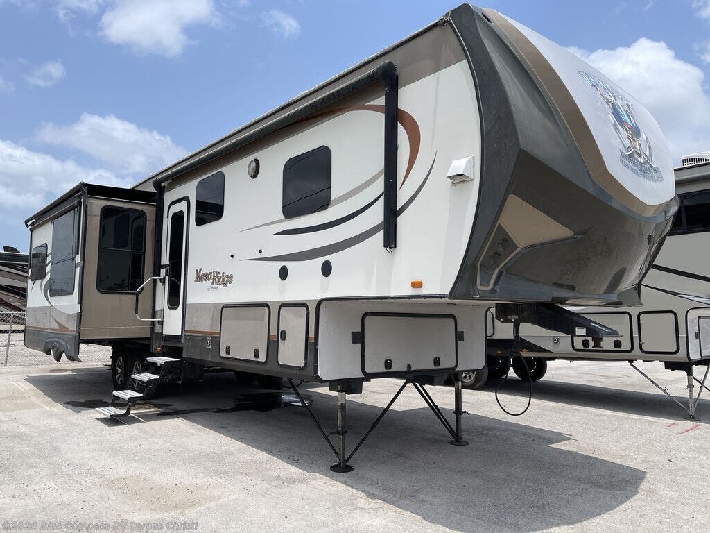 Used 2017 Highland Ridge Mesa Ridge 348RLS available in Corpus Christi, Texas
