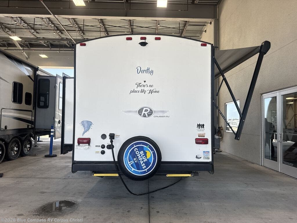 Used 2020  Cruiser RV Radiance Ultra Lite R-26KB by Cruiser RV from Blue Compass RV Corpus Christi in Corpus Christi, TX