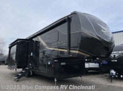 New 2025 Jayco Pinnacle 32RLTS available in Cincinnati, Ohio
