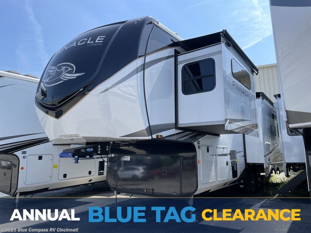 New 2025 Jayco Pinnacle 32RLTS available in Cincinnati, Ohio