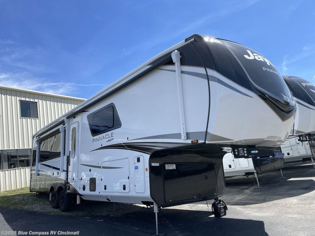 New 2026 Jayco Pinnacle 36FBTS available in Cincinnati, Ohio