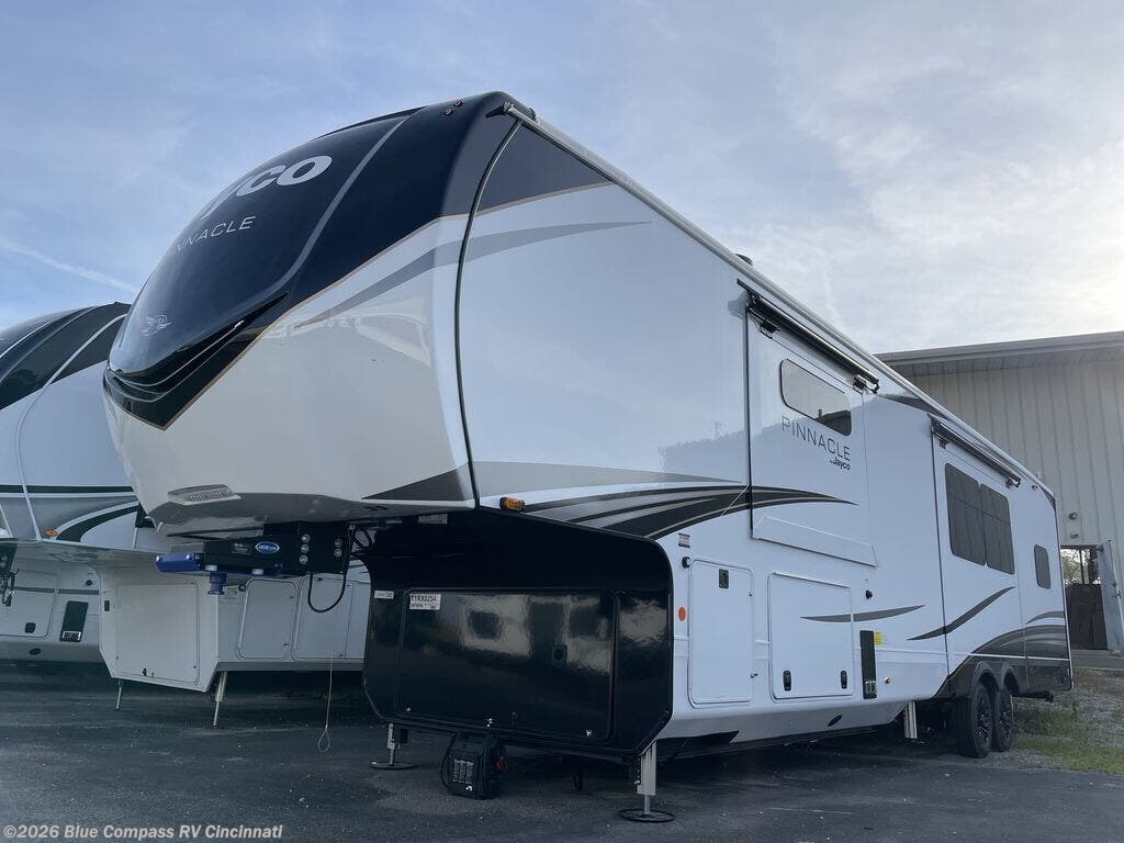 New 2026 Jayco Pinnacle 38FBRK available in Cincinnati, Ohio