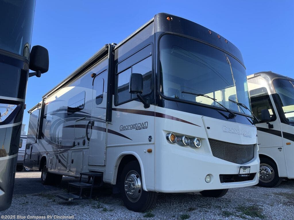 Used 2017 Forest River Georgetown 329DS available in Cincinnati, Ohio