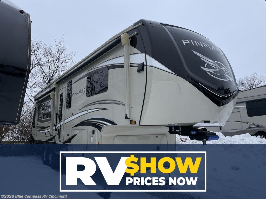 Used 2022 Jayco Pinnacle 32RLTS available in Cincinnati, Ohio