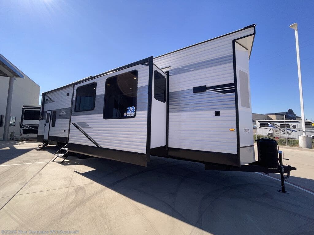 New 2026 Jayco Jay Flight Bungalow 404LOFT DS available in Cincinnati, Ohio
