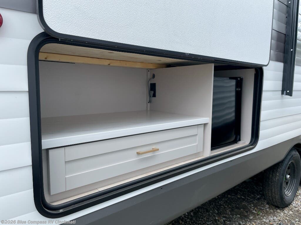 New 2027 Jayco Jay Flight SLX 261BHS available in Cincinnati, Ohio
