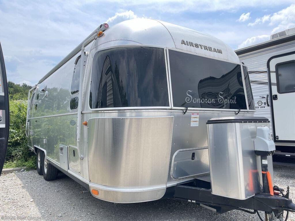 Used 2019 Airstream Flying Cloud 25FB available in Cincinnati, Ohio