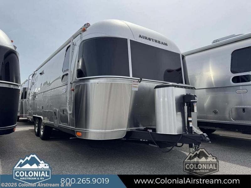 New 2025 Airstream Flying Cloud 25FBQ Queen Hatch available in Millstone Township, New Jersey