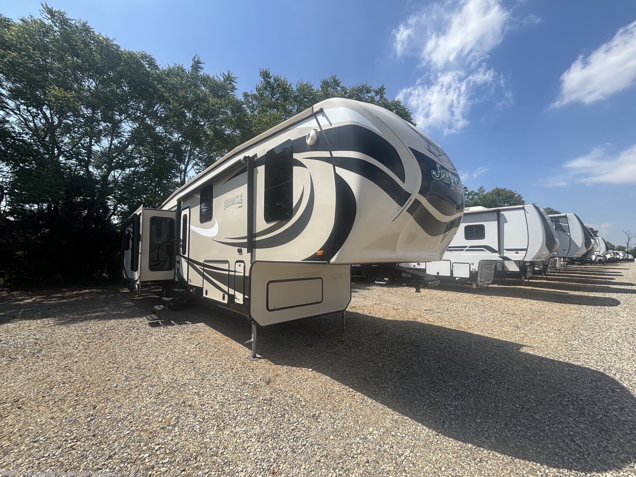 Used 2015 Jayco Pinnacle 36RSQS available in Newfield, New Jersey
