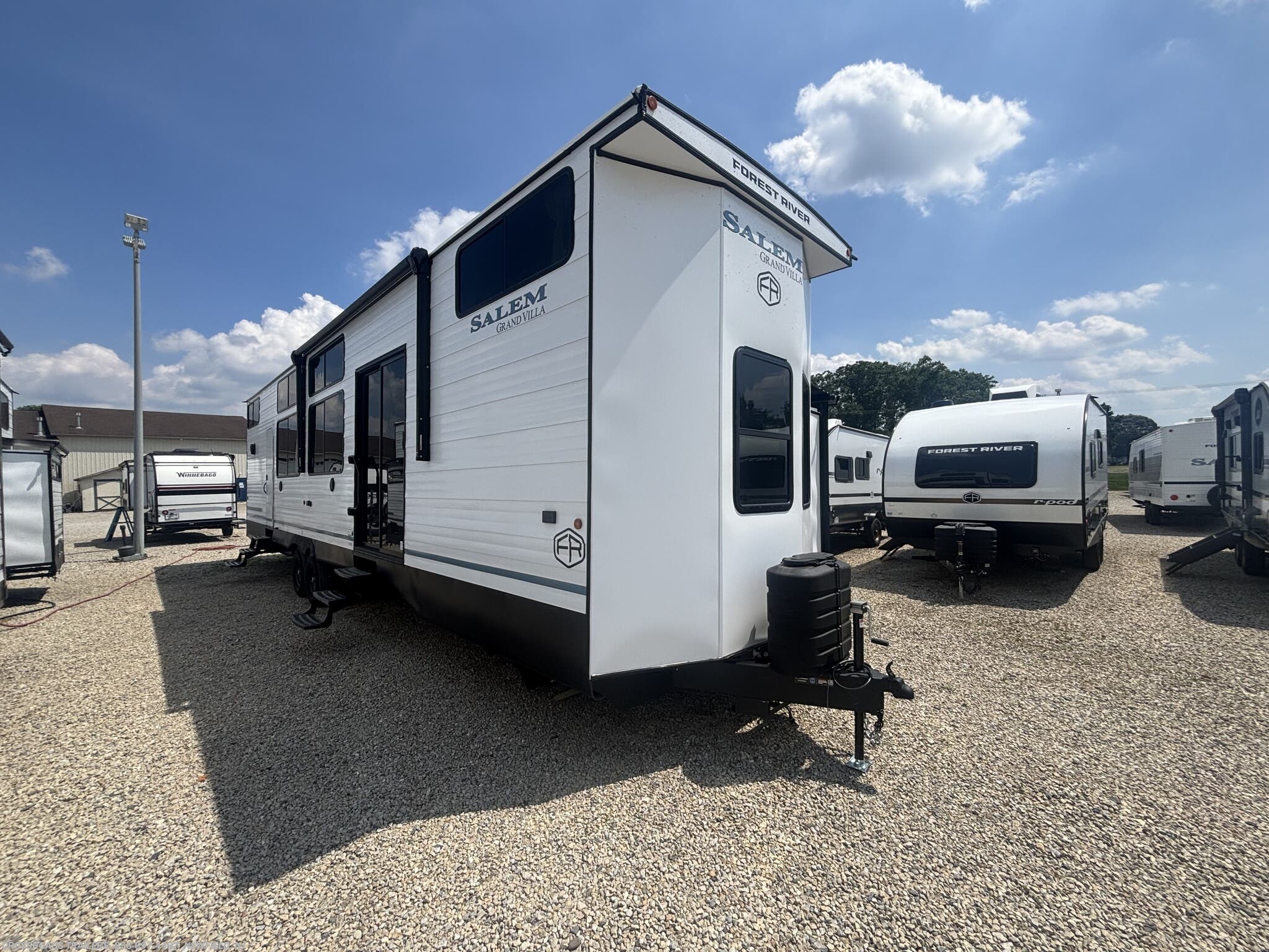 New 2027 Forest River Salem Villa 42ICE available in Newfield, New Jersey