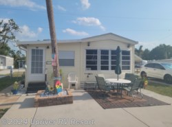 Used 1987 Oakwood   available in North Fort Myers, Florida